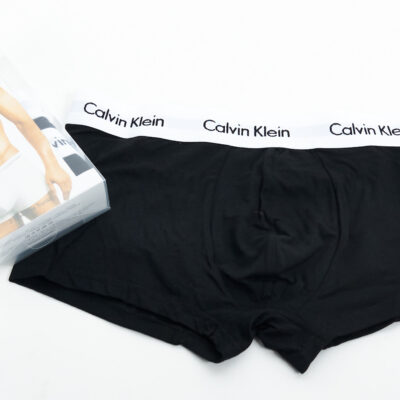 Calvin Klein apatiniai, vyriški bokseriai, apatiniai drabužiai vyrams, apatiniai internetu, vyriškas trikotažas, firminiai rūbai vyrams, išparduotuvė, didmeninė prekyba, pigūs rūbai, drabužiai, stock clothes wholesale, outlet