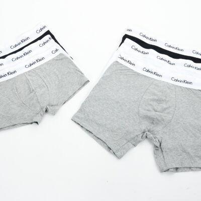 Calvin Klein apatiniai, vyriški bokseriai, apatiniai drabužiai vyrams, apatiniai internetu, vyriškas trikotažas, firminiai rūbai vyrams, išparduotuvė, didmeninė prekyba, pigūs rūbai, drabužiai, stock clothes wholesale, outlet